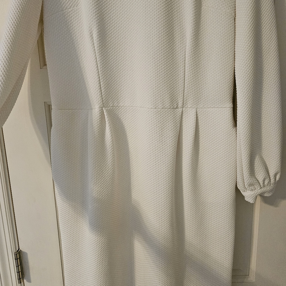 Women's white dress - Picture 2 of 8